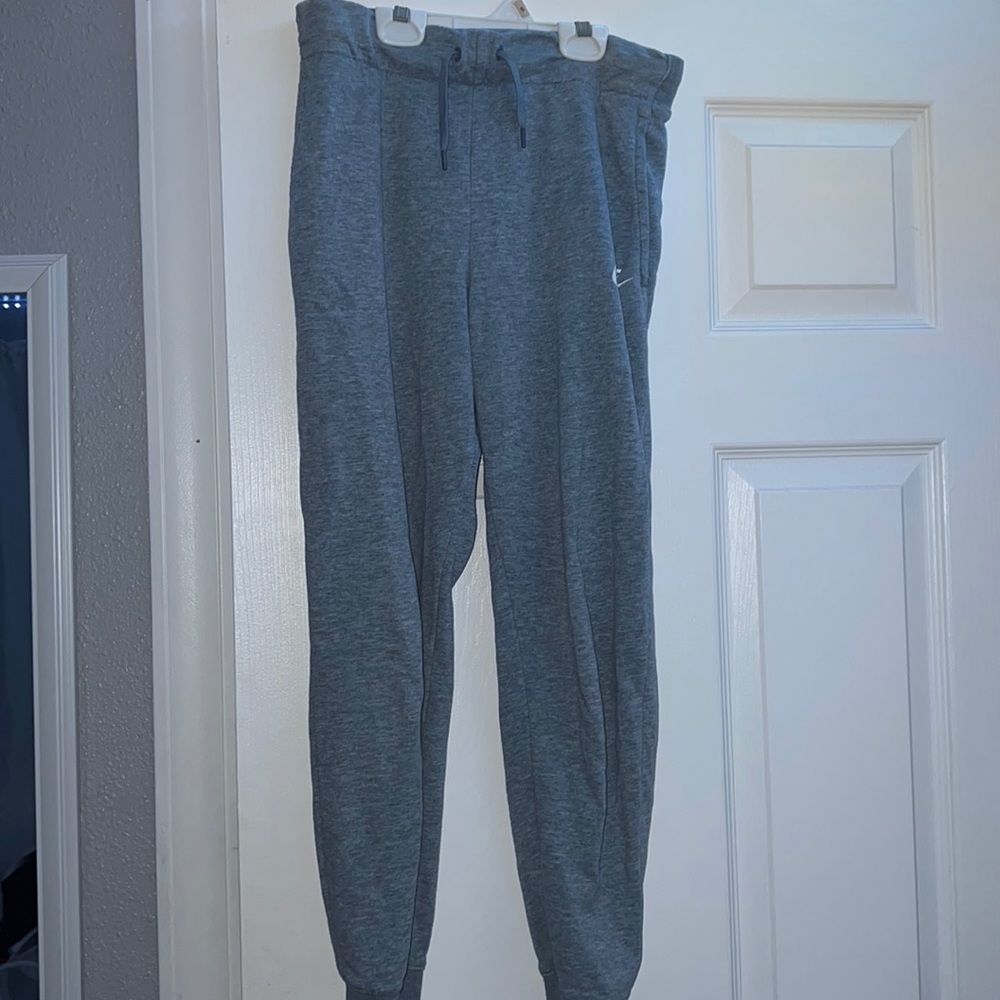 grey nike sweatpants